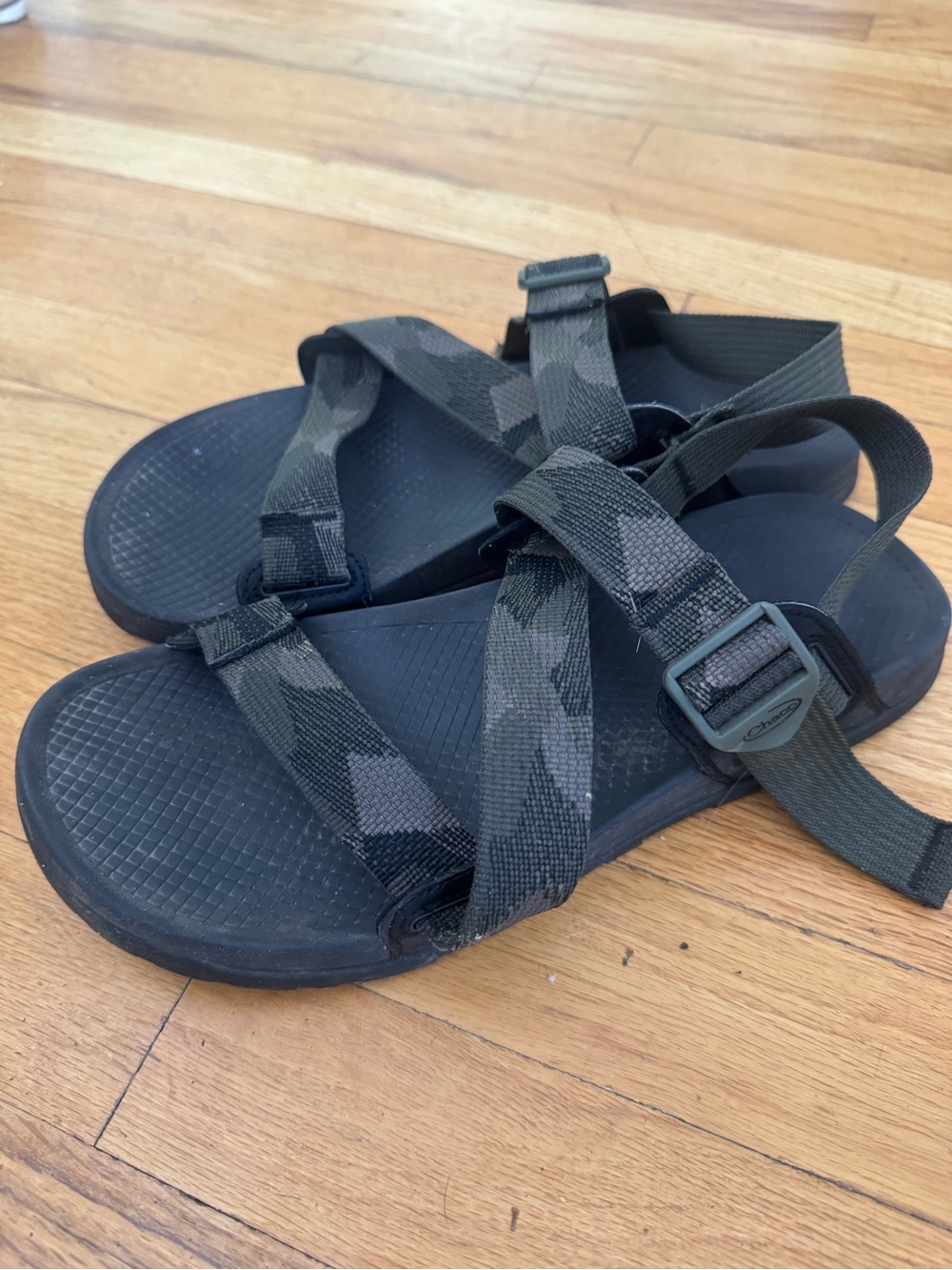 Men’s Chaco Lowdown Camo Green adjustable  Sandals